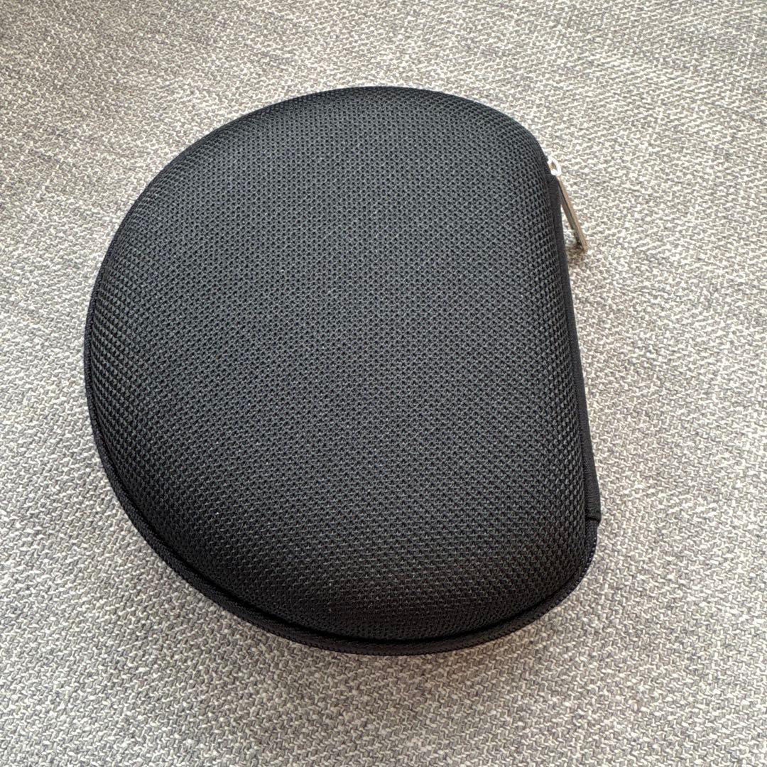 メルセデス・ベンツ ヘッドフォン ケース付き