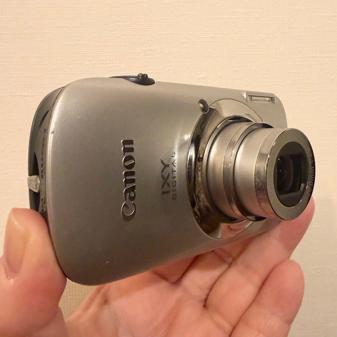 デジタルカメラ キャノン Canon IXY 510IS シルバー コンデジ美品