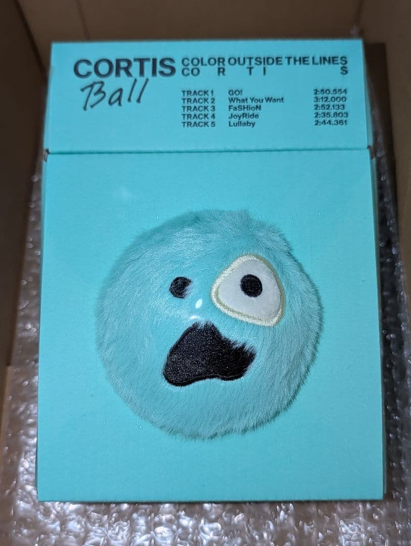 COLOR OUTSIDE THE LINES CORTIS Ball 未開封