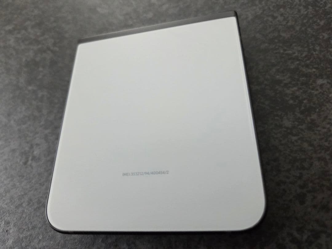 Galaxy Z Flip5 国内版 オンライン限定色グレー 512GB