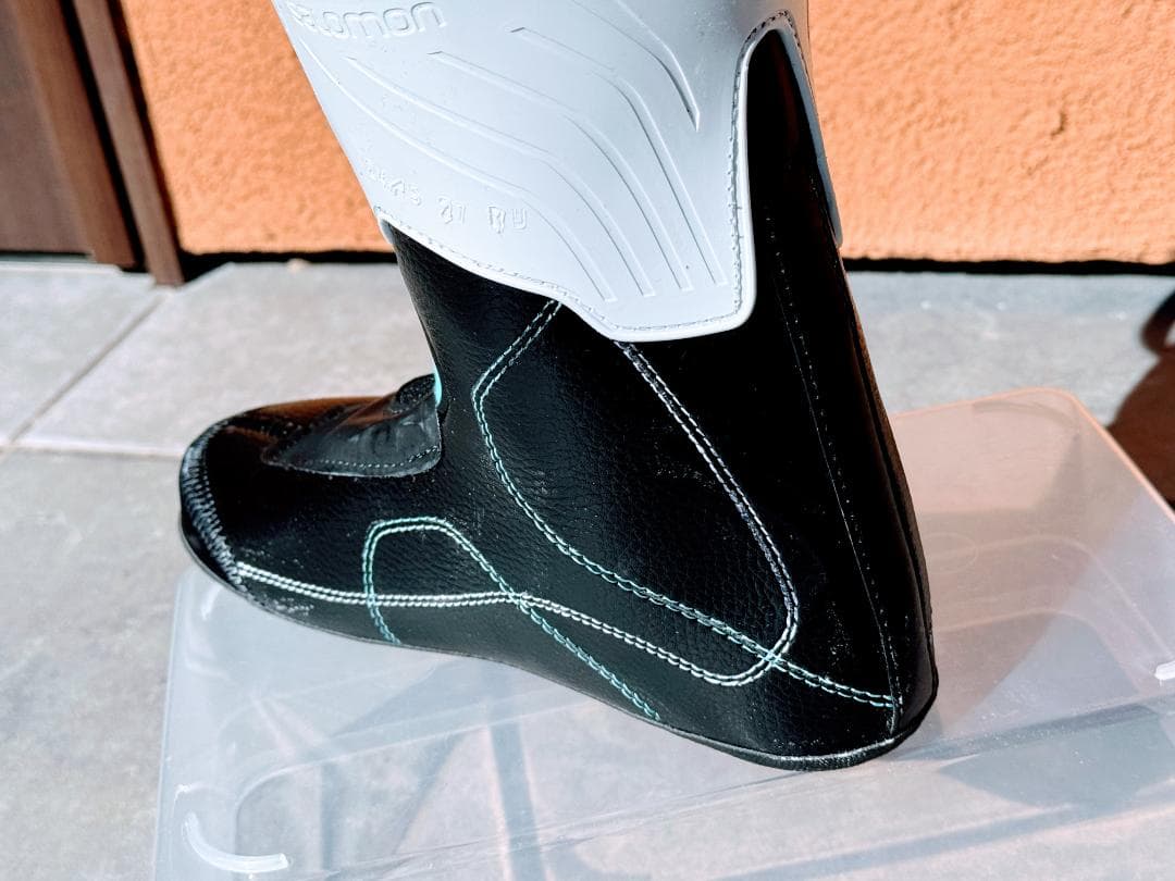 新品？SALOMON スキー ブーツ 24上級 用 初級 まで使えるフレックス