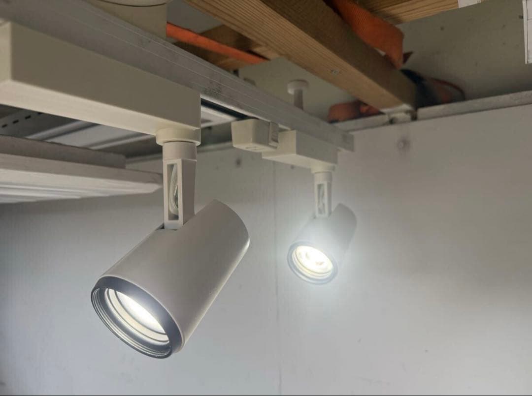 TG197☆使用僅か☆スポットライト☆ダクトレール☆LED☆22年☆10個セット