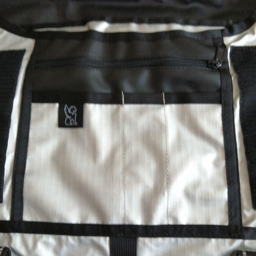 CHROME メッセンジャーバッグ シルバー/ブラック