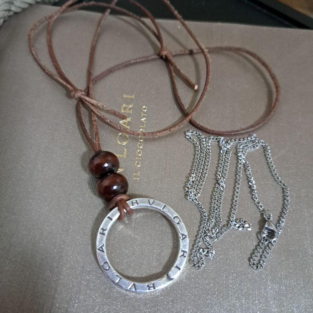 BVLGARI ロゴ入りシルバーリング&　チェーン　水牛革ネックレス