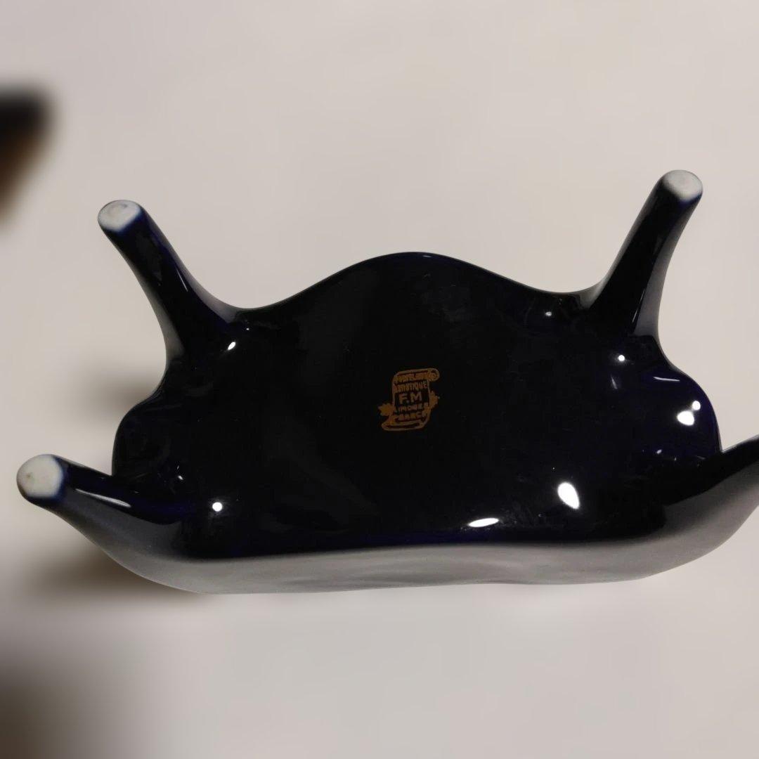 フランスリモージュ黒色金装飾波状蓋ボックス　10.5 センチ9センチ