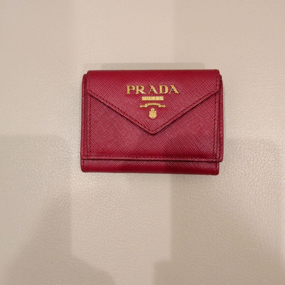 PRADA 三つ折り財布 赤