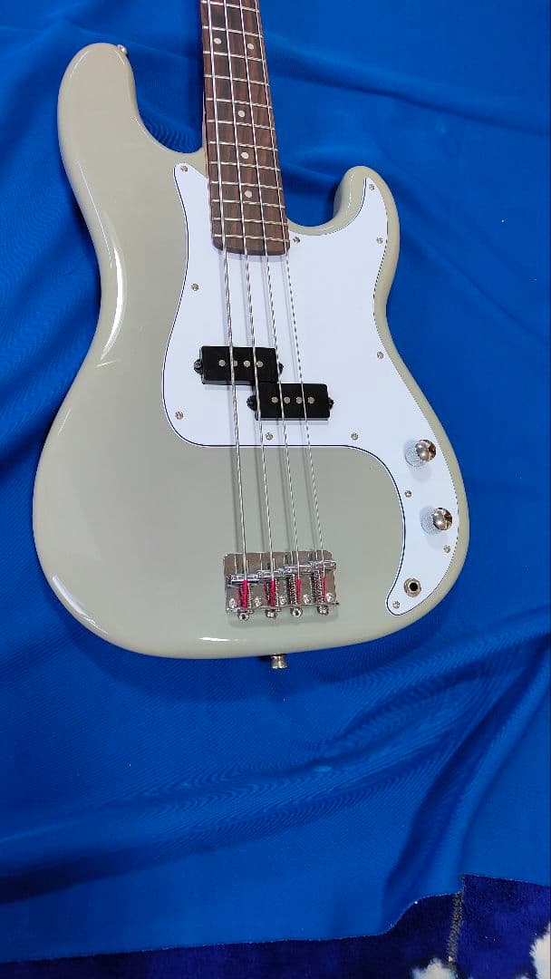 プレイテックグレー エレキベース アルダー材