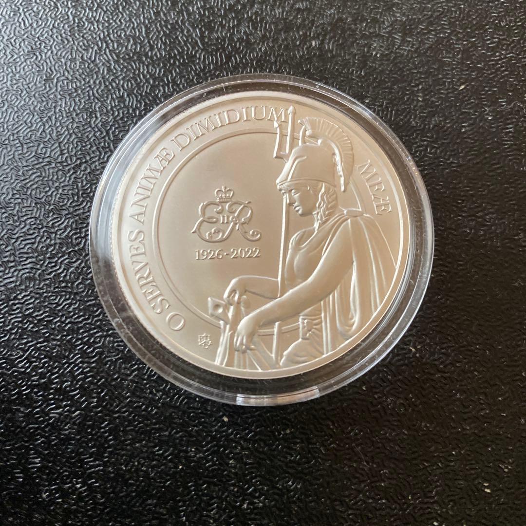 銀貨　99.9% 純銀　シルバー　エリザベス女王　銀貨　ブリタニア　セントヘレナ