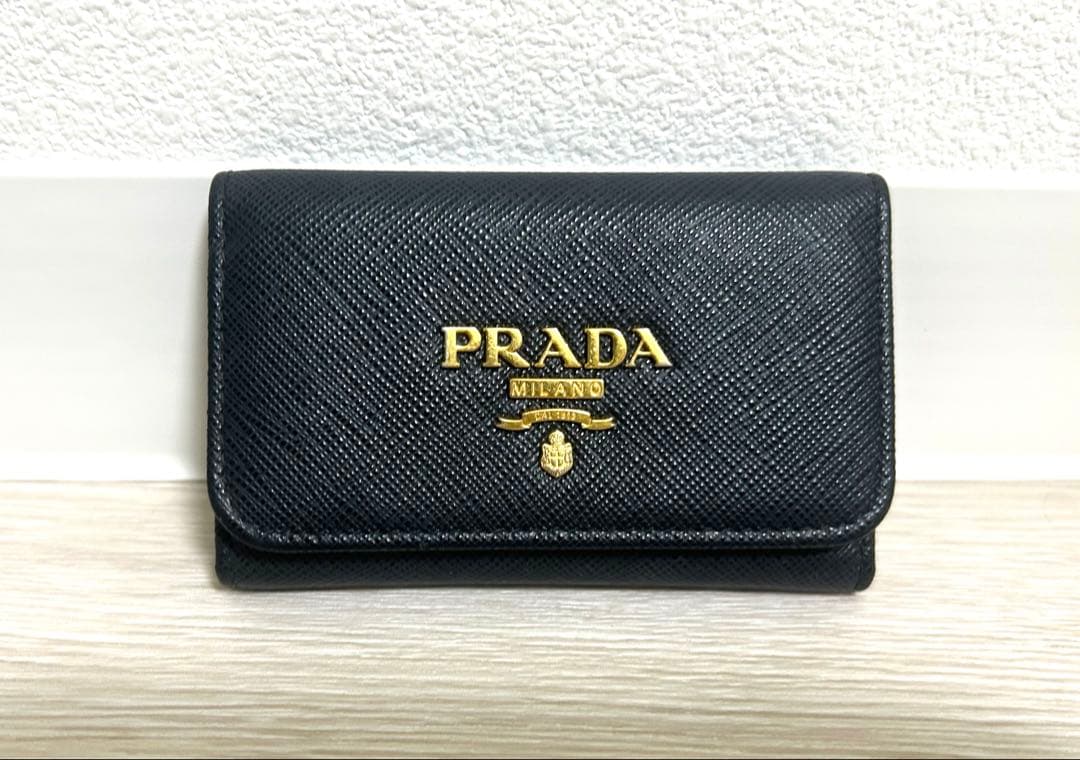 PRADA プラダ 4連キーケース サフィアーノ レザーゴールド金具 リング付き