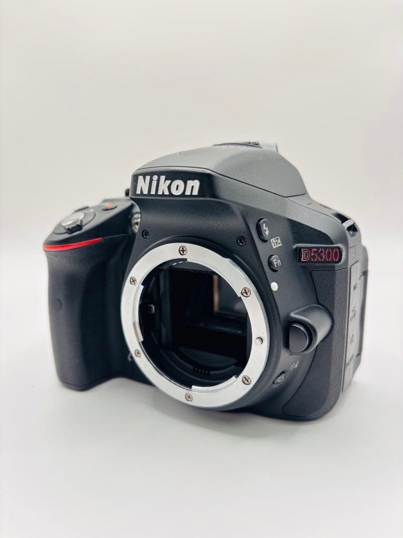 Nikon D5300 ボディ デジタル一眼レフカメラ SC:9900