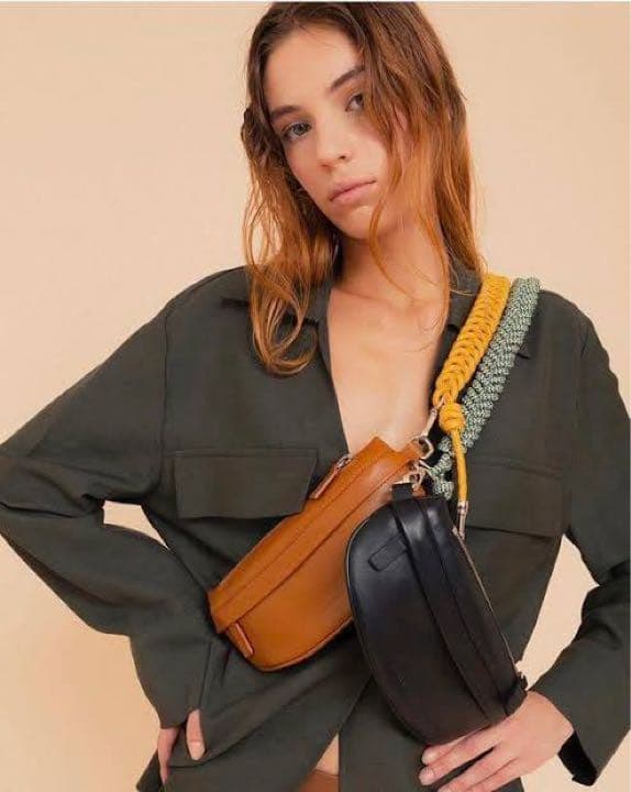 AVEC LA TROUPE × STUNNINGLURE ボディバッグ