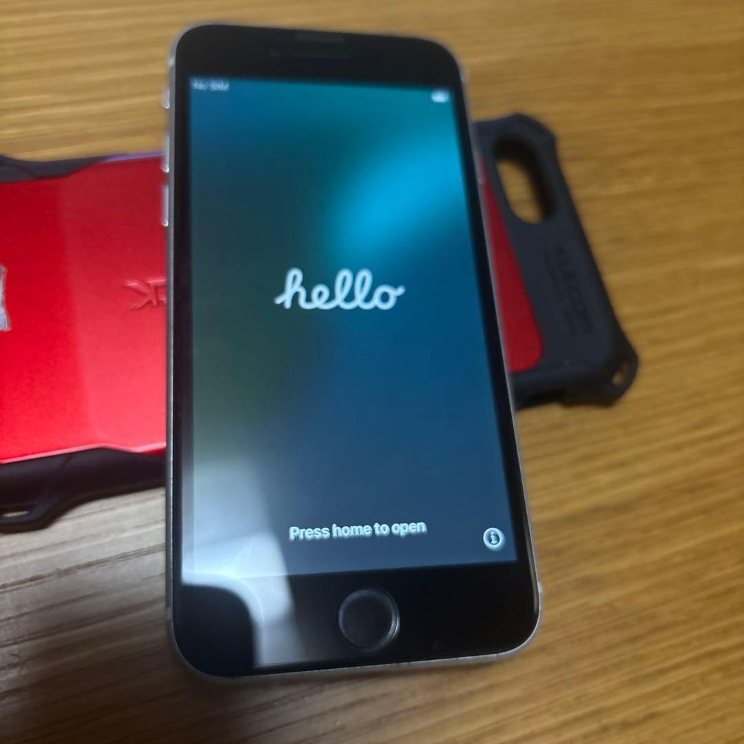 Apple iPhone SE 2 ホワイト　本体