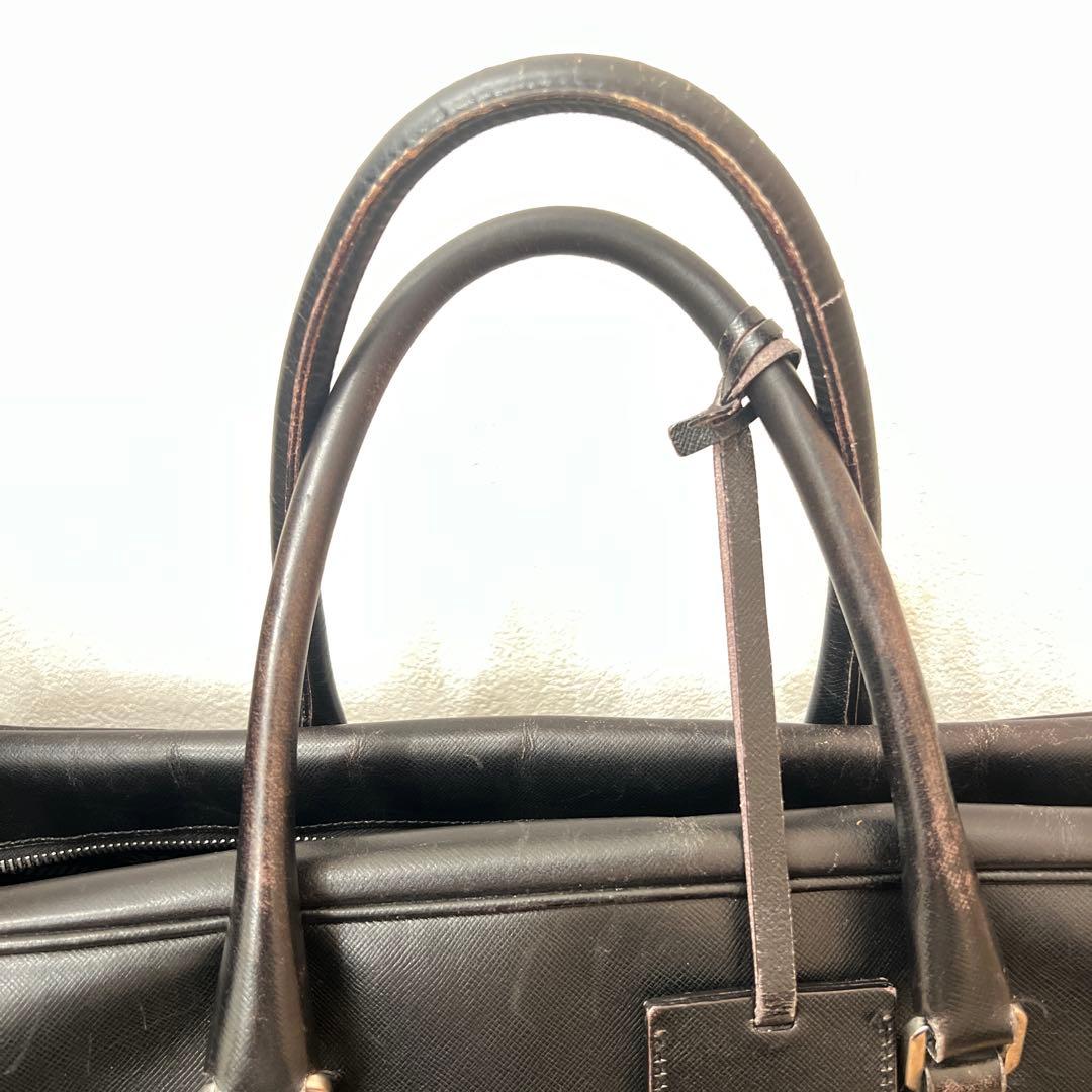 PRADA サフィアーノレザー　ブリーフケース　三角プレート