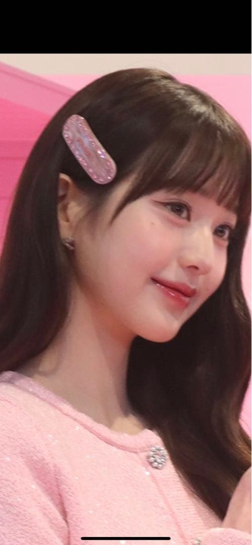 ウォニョンちゃん使用　PRADA ヘアピン ストーン付き ピンク