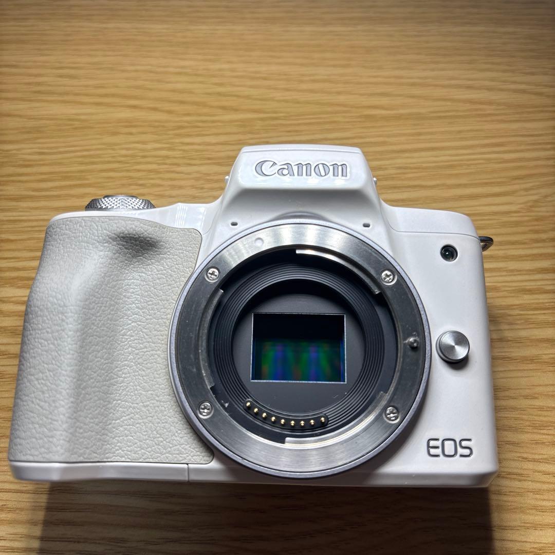 Canon EOS kiss M ダブルズームレンズキット ホワイト　おまけ付き