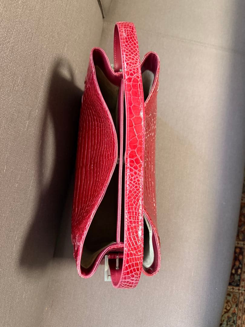 クロコダイルバッグ　本革　赤　レディースバッグ　クロコダイル　本革バッグ
