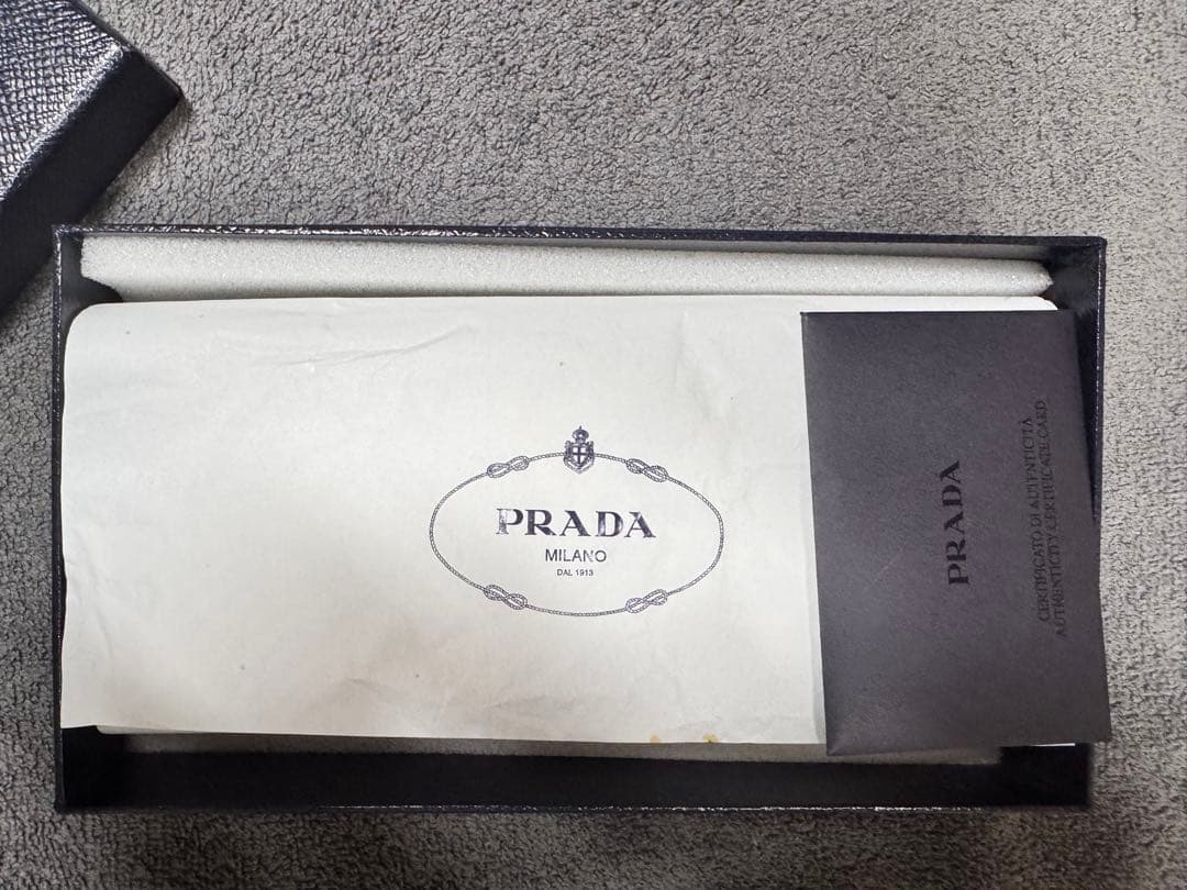【えす】PRADA プラダ 長財布 サフィアーノレザー