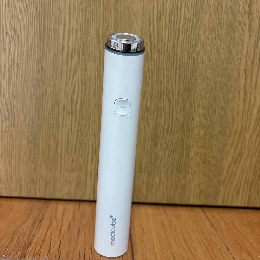 medicube ブースタープロミニ　LED美顔器 ホワイト
