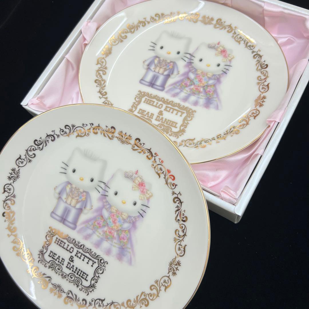 入手困難劇レア　ハローキティダニエル　ウェディングプレート２枚