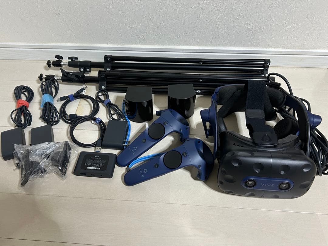 HTC VIVE pro2 フルセット、ベースステーション三脚、他
