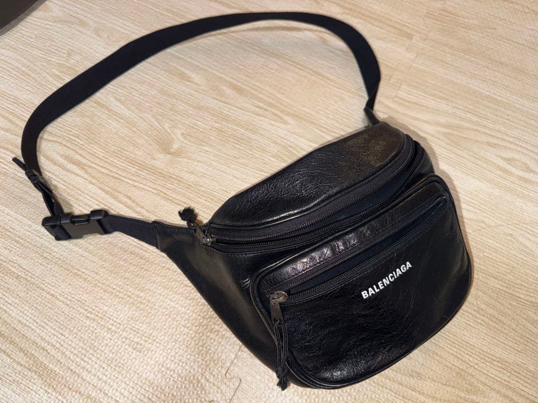 BALENCIAGA バレンシアガ ボディバッグ