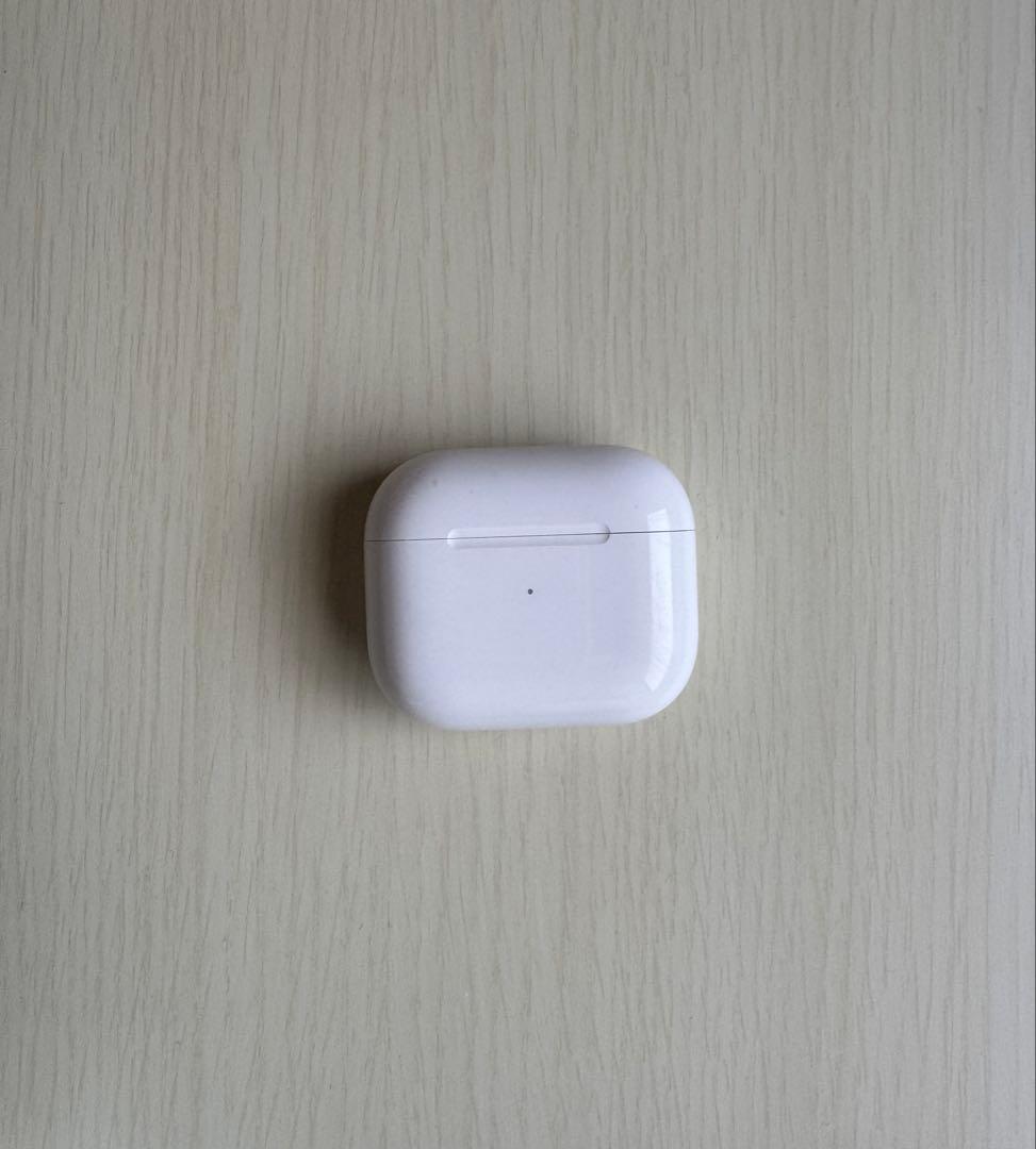 Lightning充電ケース付きAirPods（第3世代）