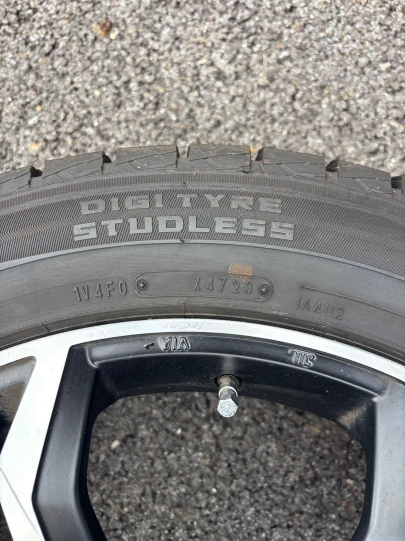 ボルボ　XC90　スタッドレス　DUNLOP　235/55R19