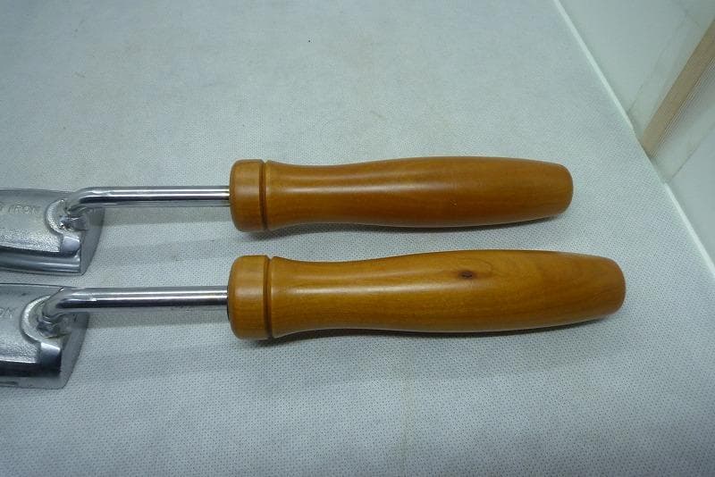 タキイ和裁電化鏝　ランプ付　和裁こて　和裁コテ　タキイ製　鏝２本付