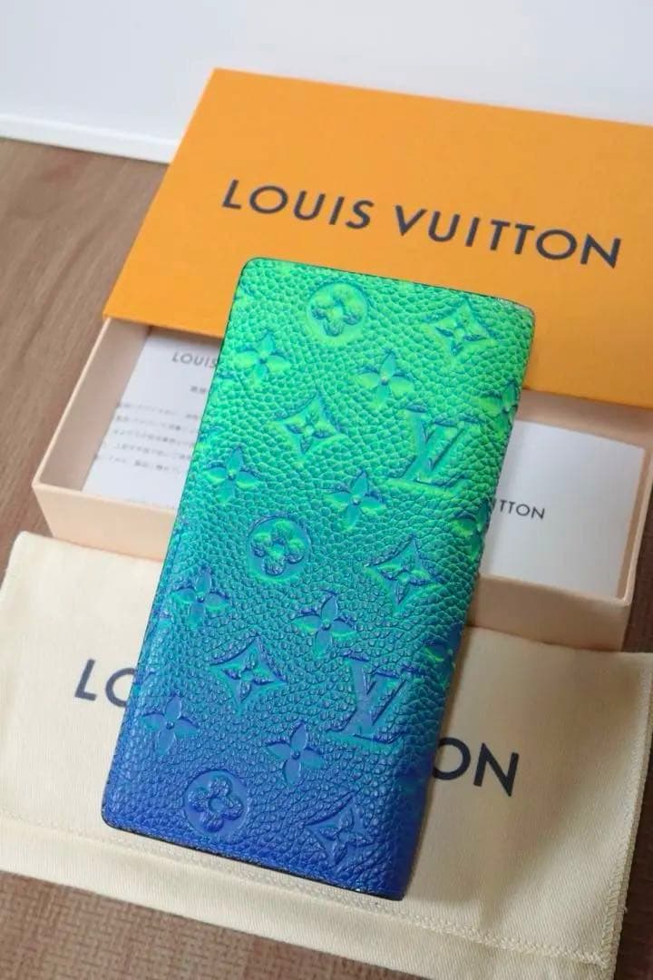 とうにゅうくんルイヴィトンLV 財布　ブラザ　モノグラム　ブルーヴェール