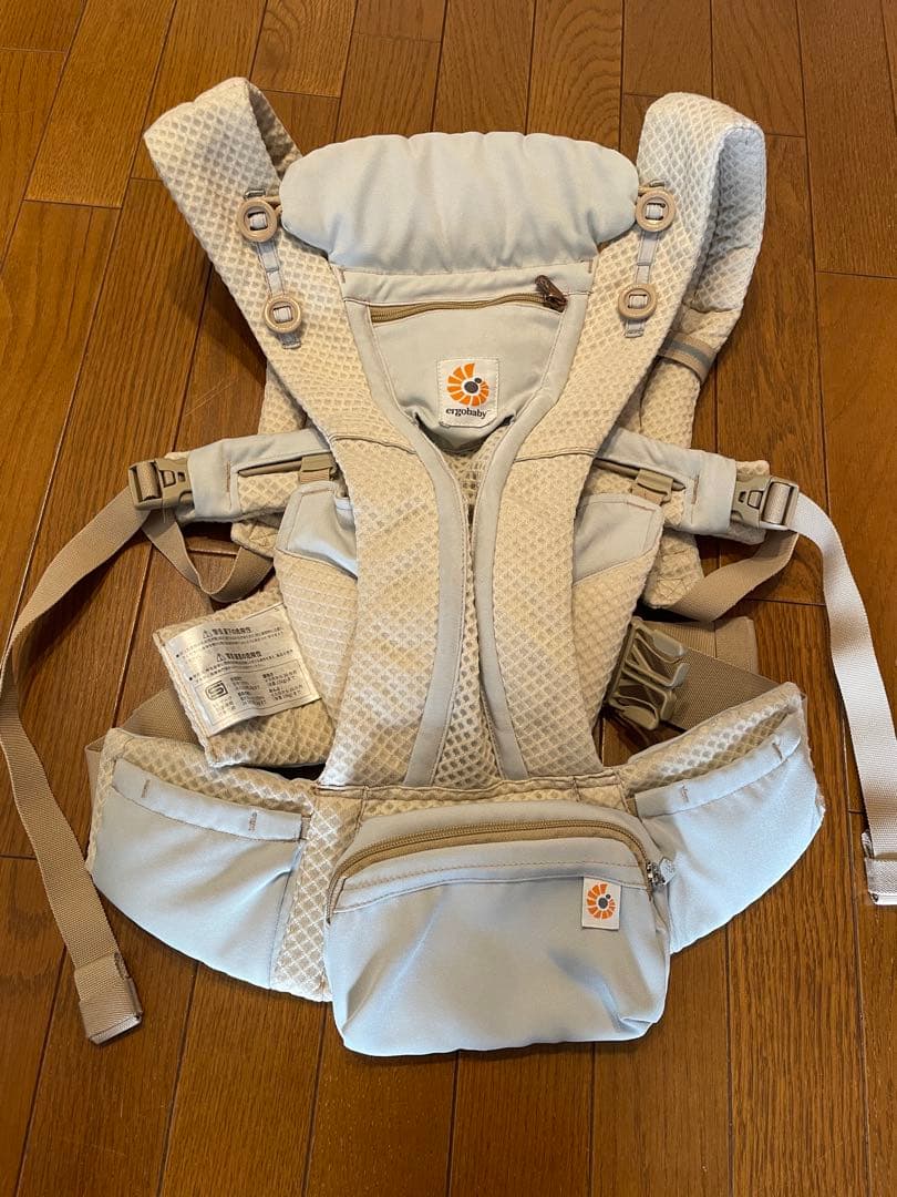 【お値引き中】エルゴベビー 抱っこひも　オムニブリーズ　サンドベージュ　ポーチ付