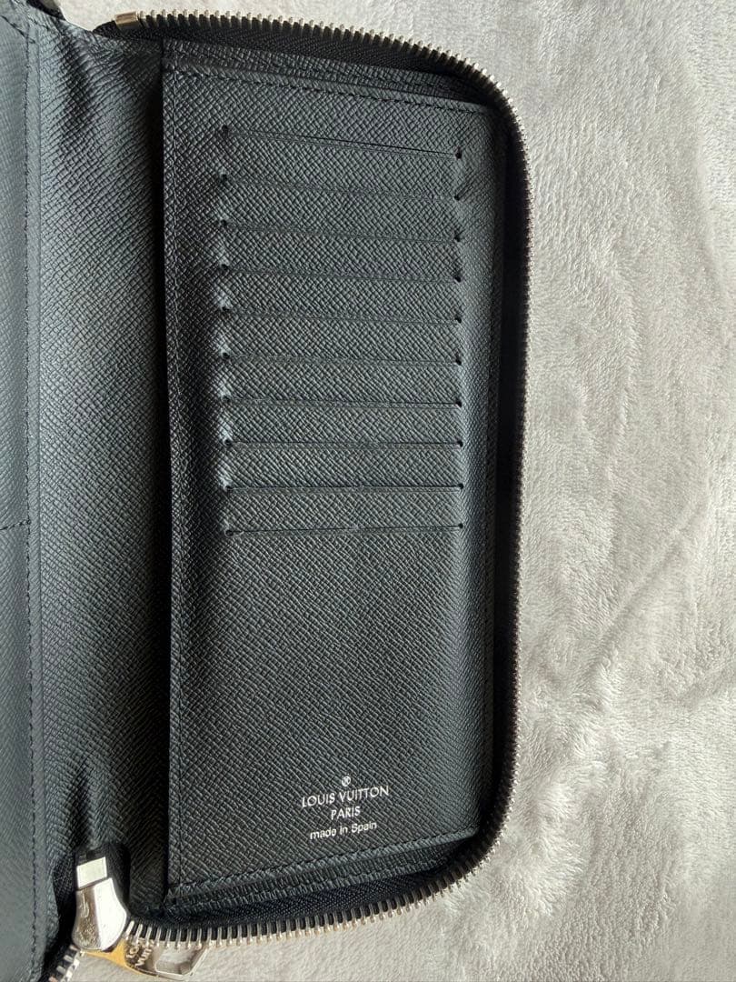 ルイヴィトンM30569 タイガ ジッピーウォレットヴェルティカル 長財布