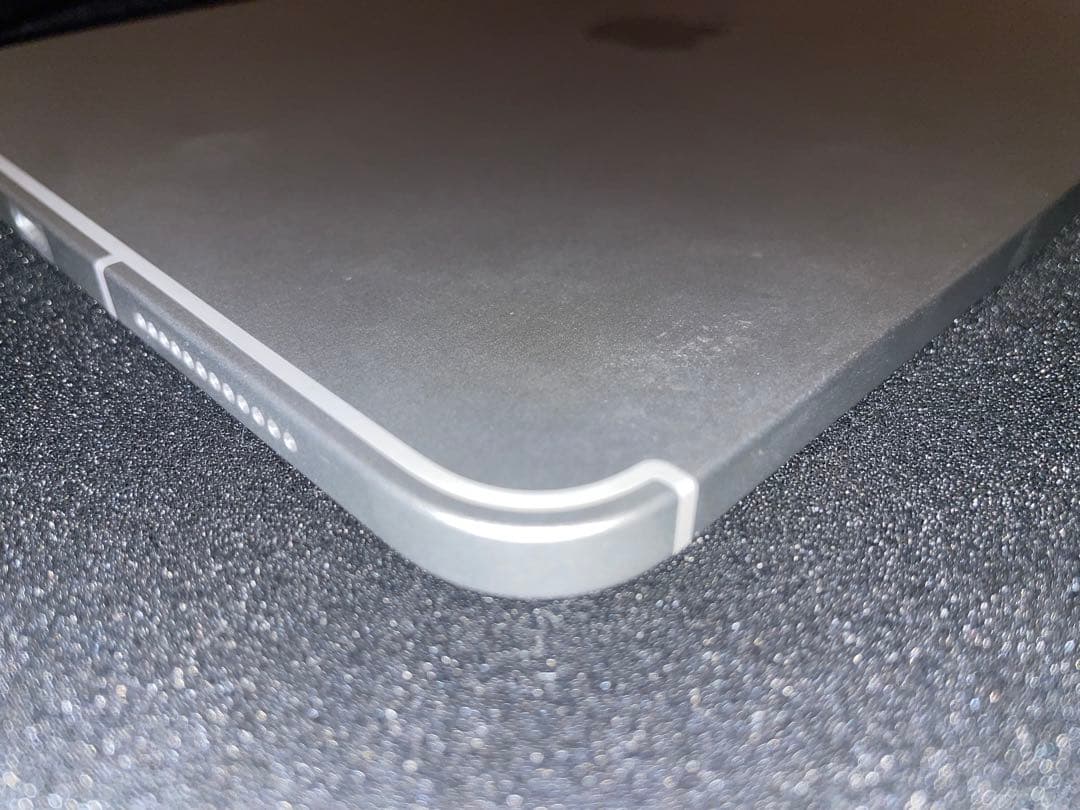 【美品】iPad 第10世代 Wi-Fi＋Cellularモデル 64gb