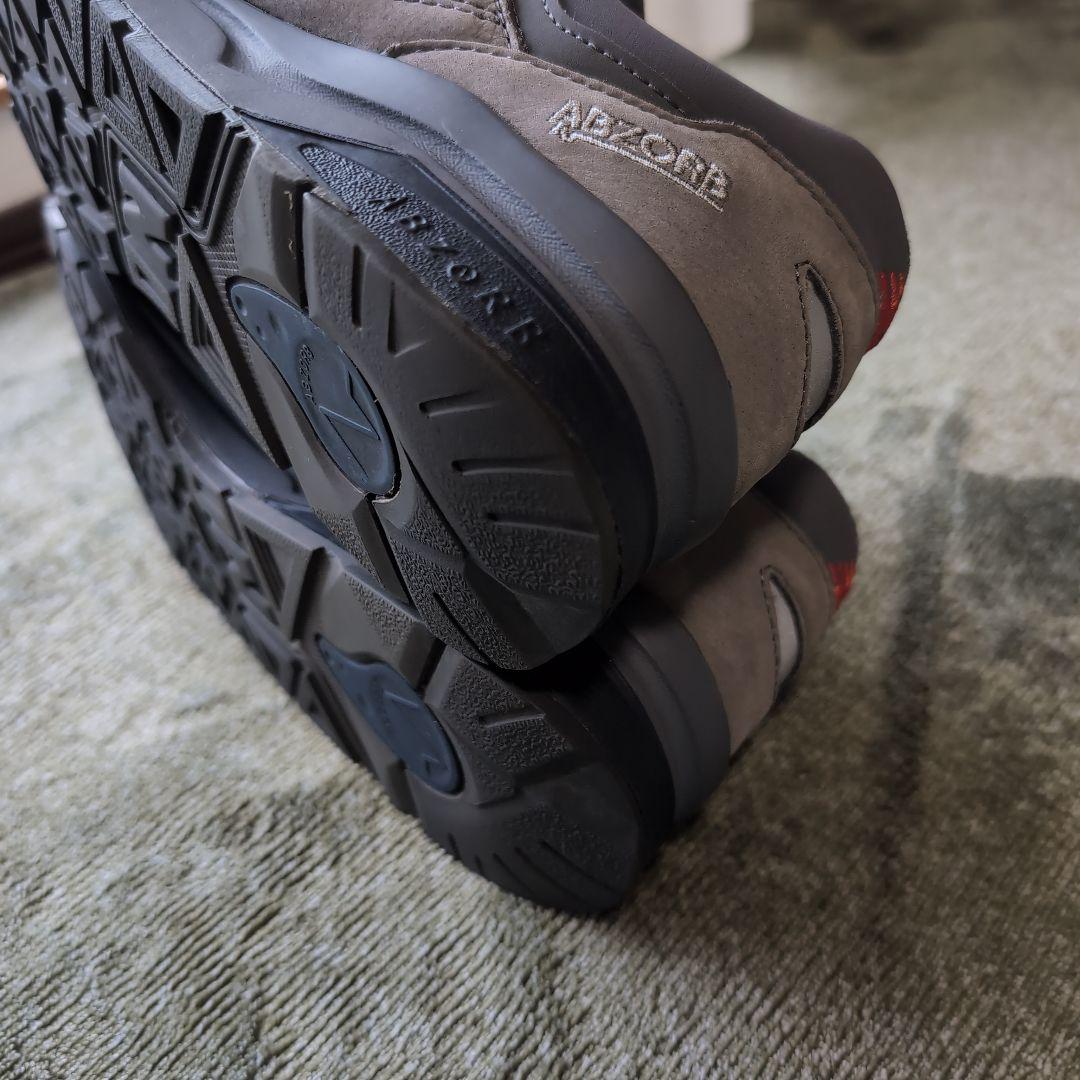 セール中 美品 New Balance 1600 グレー スニーカー