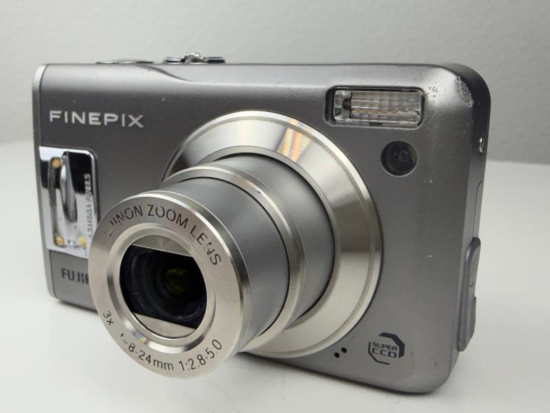 Fujifilm FinePix F31fd シルバー