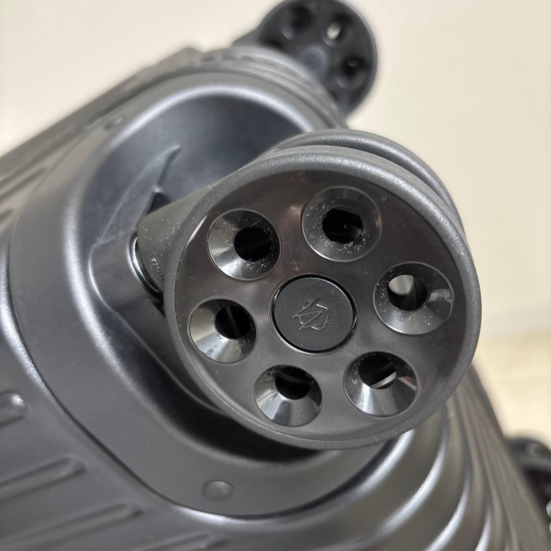 リモワ エッセンシャル Check-In M 黒 ブラック 干場スーツケース