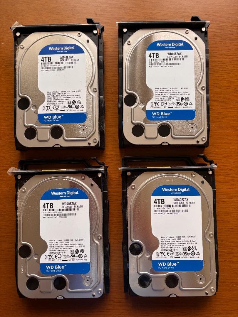 外付けハードディスク・ドライブ QNAP TS-464-8G, SSD 1TBx2, HDD 4TBx4