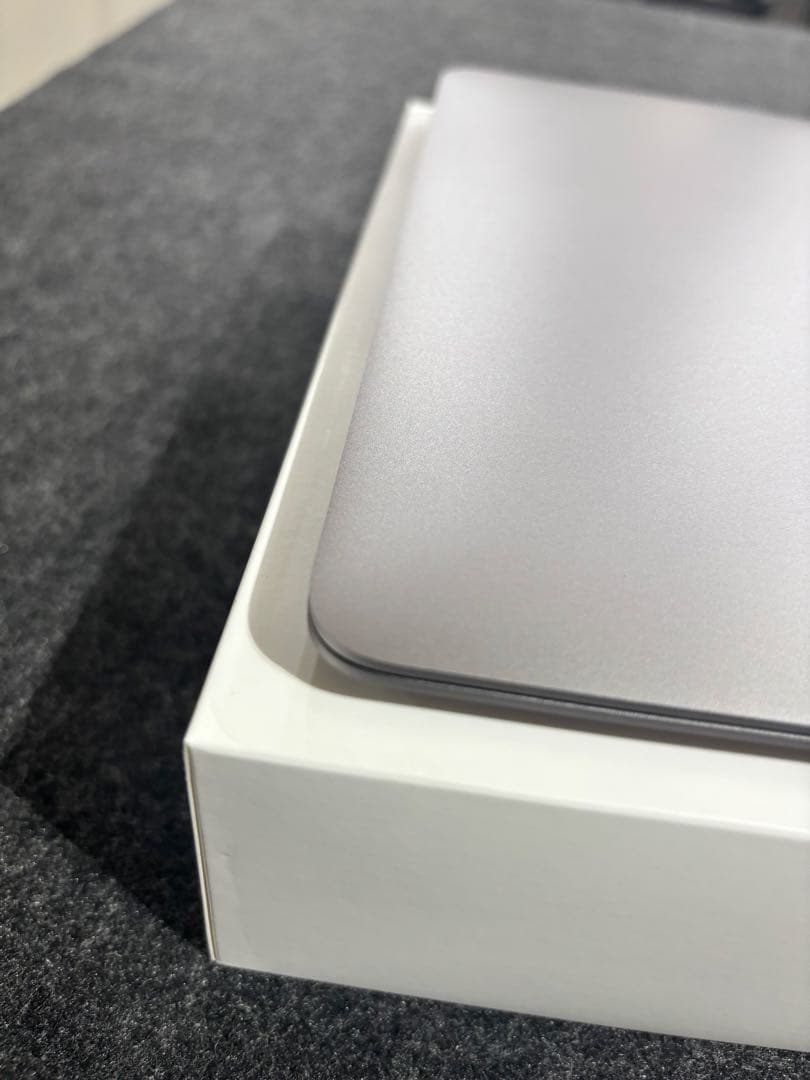 MacBook Air M1 8GB 256GBバッテリー94% スペースグレイ