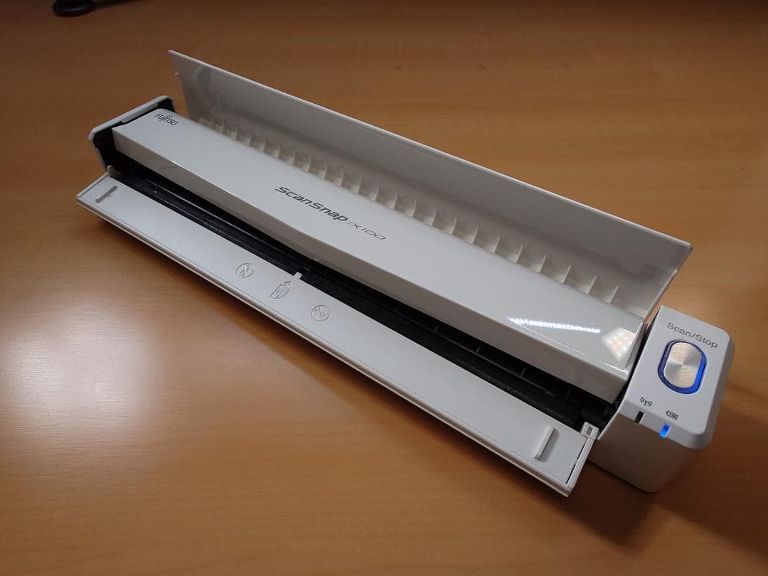 ScanSnap iX100 FI-IX100BW 　スノーホワイト