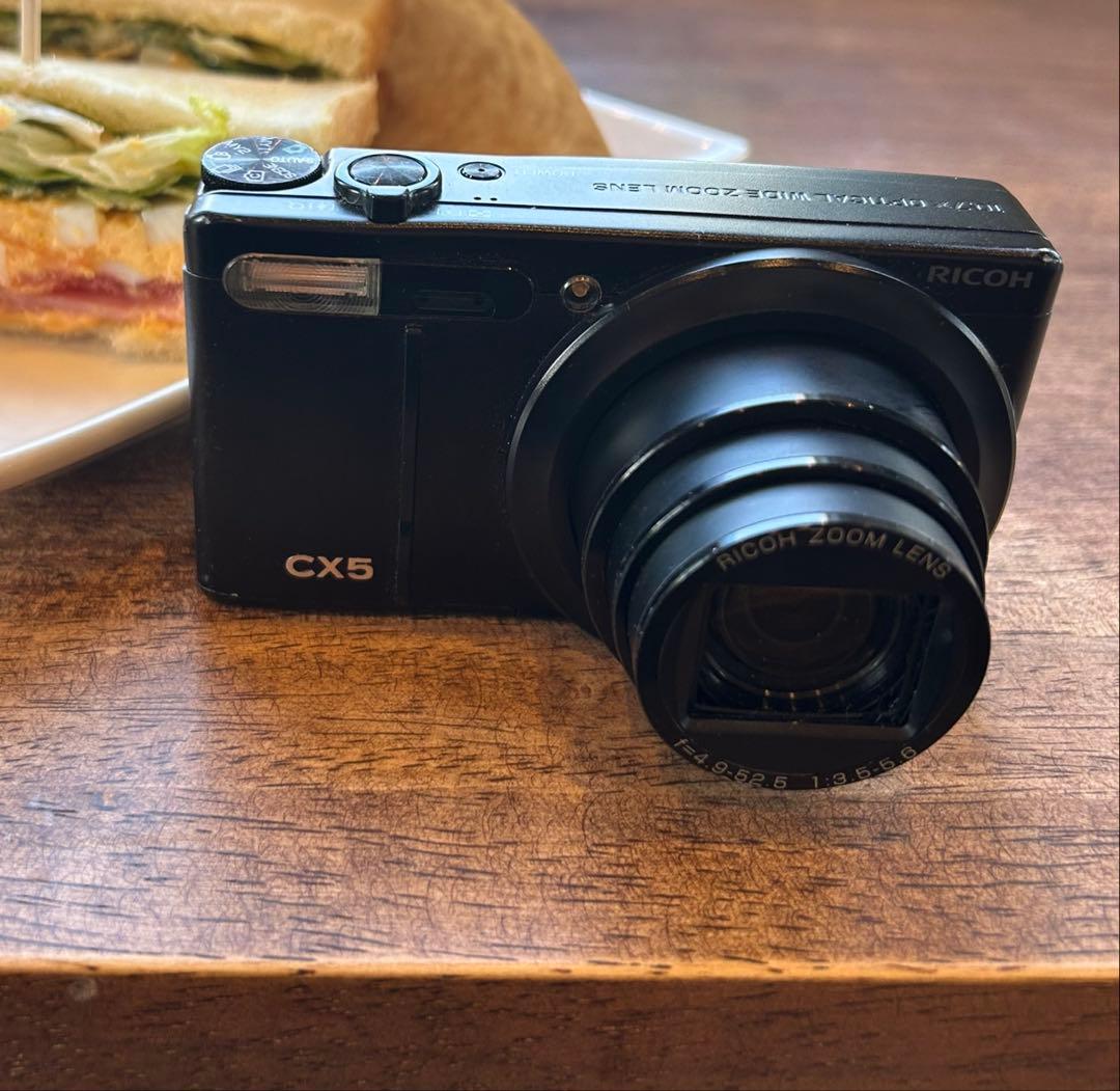やっぱりコンデジは良い‼︎ RICOH CX5 デジタルカメラ、カービィポーチ等