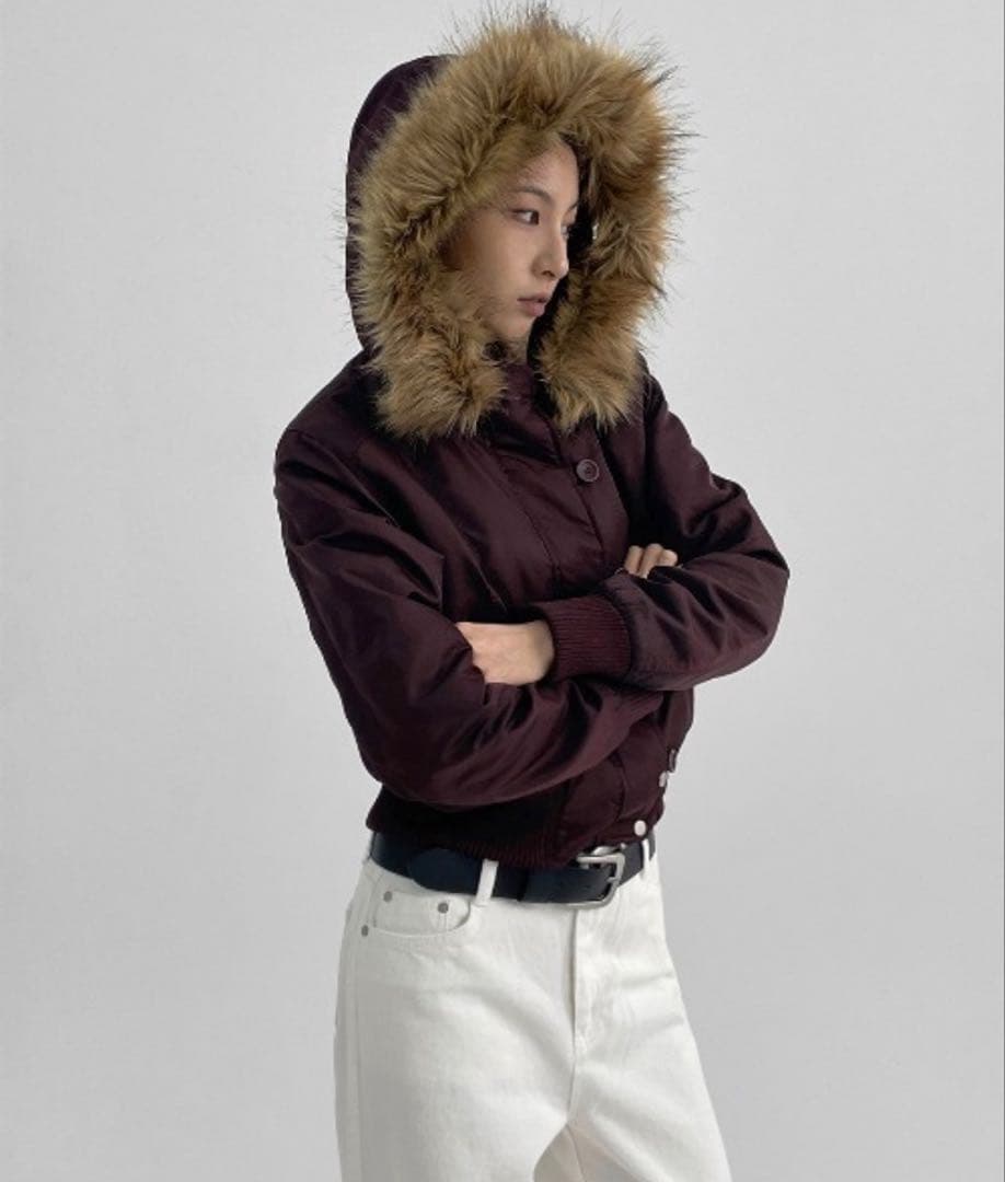 バーガンディ ファー付きダウンジャケット