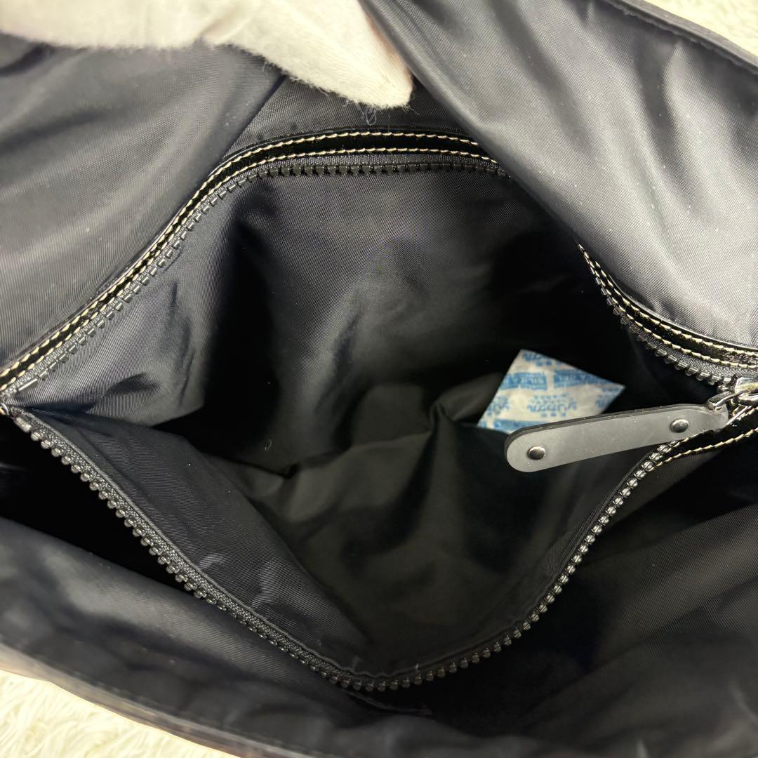 未使用級 現行モデル グッチ メッセンジャーバッグ ブラック ナイロン レザー