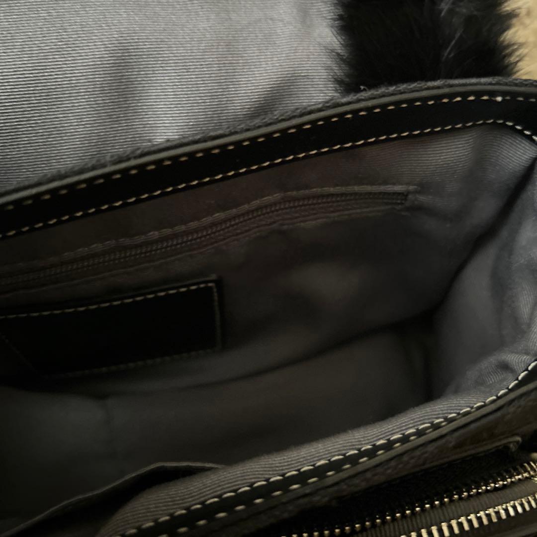 COACH シグネチャー　ブラック　ファー バッグ