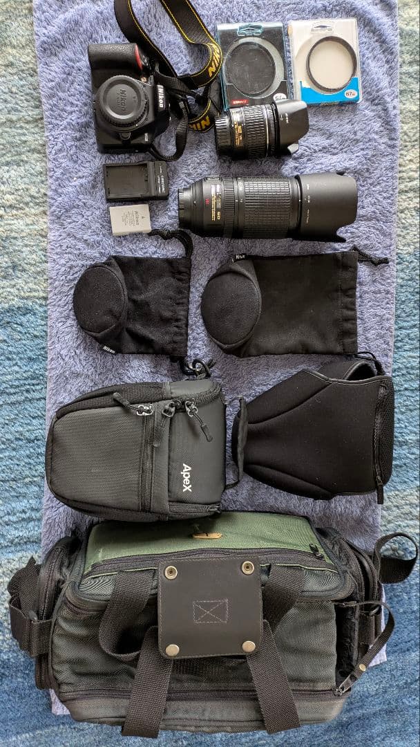 Nikon D3500デジタル一眼レフカメラ　 wズーム　バッグ 三脚セット