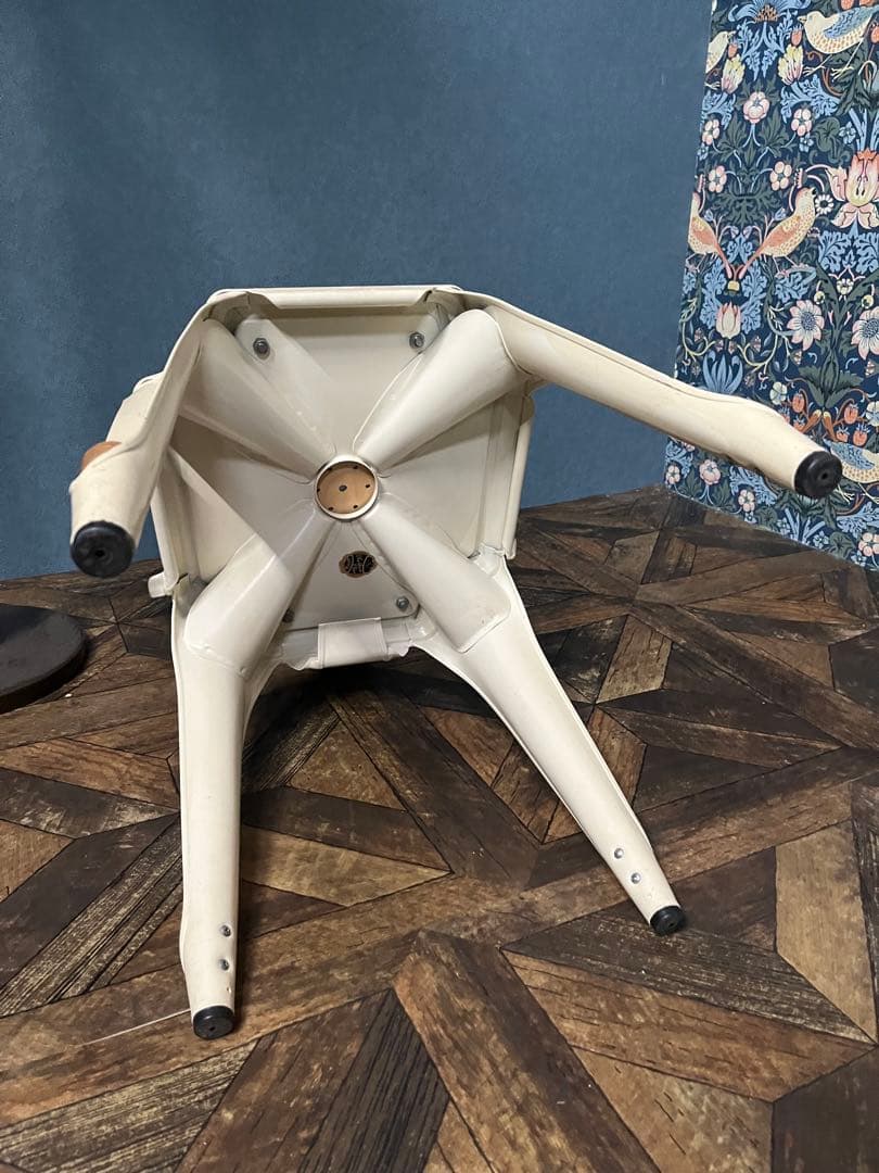 関家具 ① クラッシュゲート インダストリアル スタッキングチェア 椅子