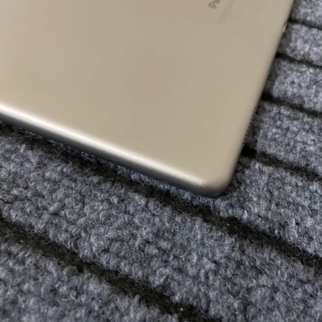 182 iPad Pro 12.9 2世代 64GB Wi-Fi グレイ