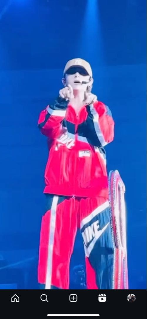 NIKE ジャケット　山田涼介　RED