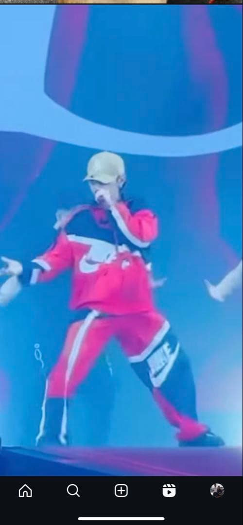 NIKE ジャケット　山田涼介　RED