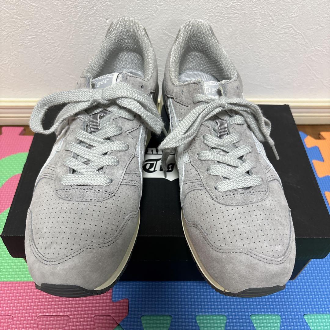 オニツカタイガー　タイガーアリー　グレー