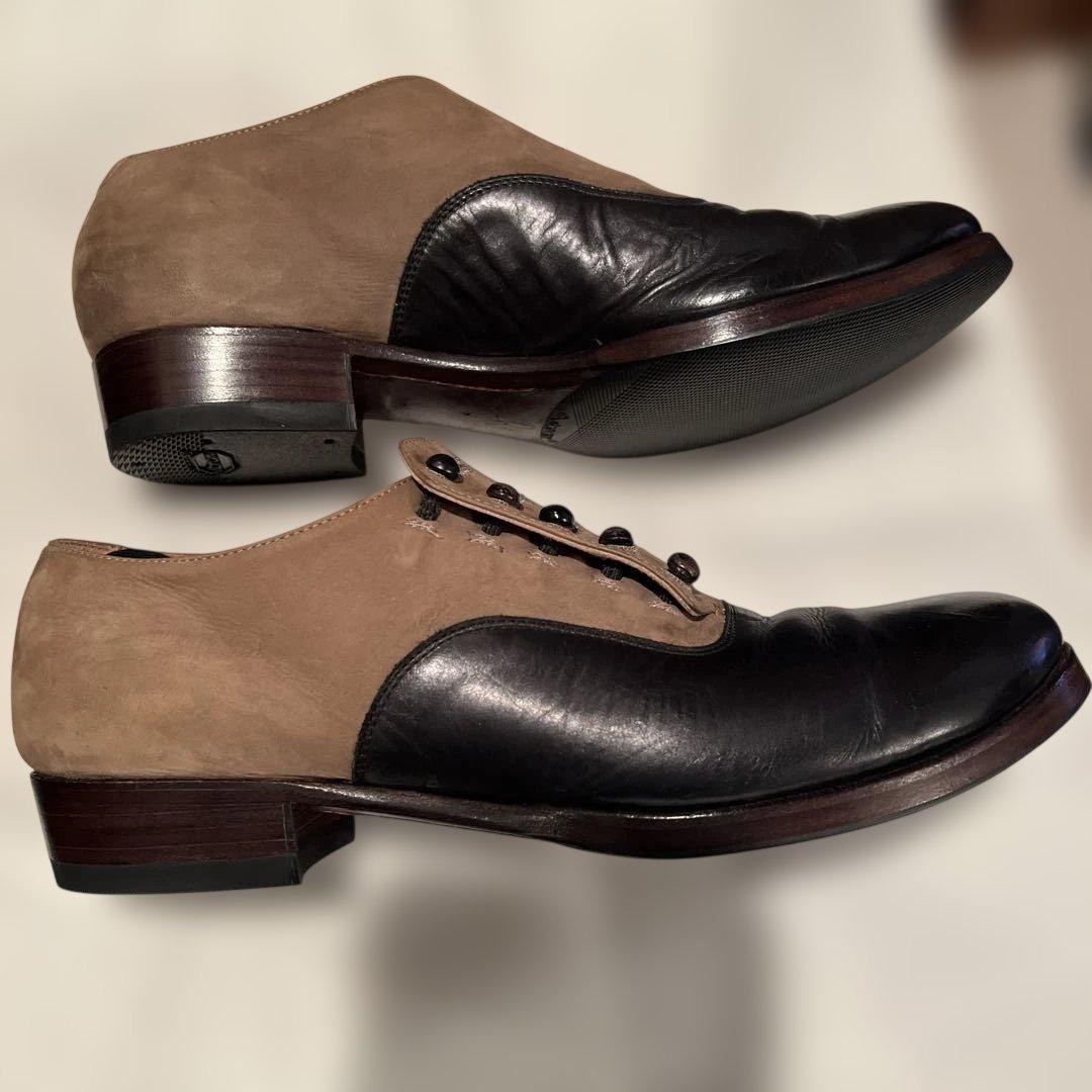靴 forme Buttoned up shoes