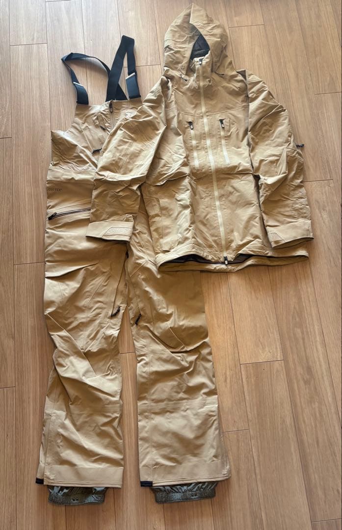 BURTON ak GORETEXスノーボードウウェア上下セット　バートン　M